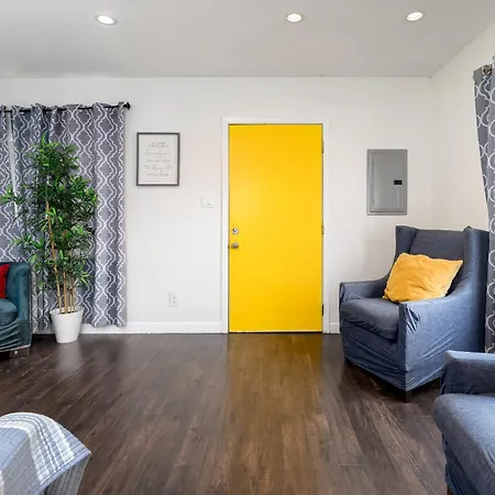 Relax In The Bay Free Parking On Site Apartment